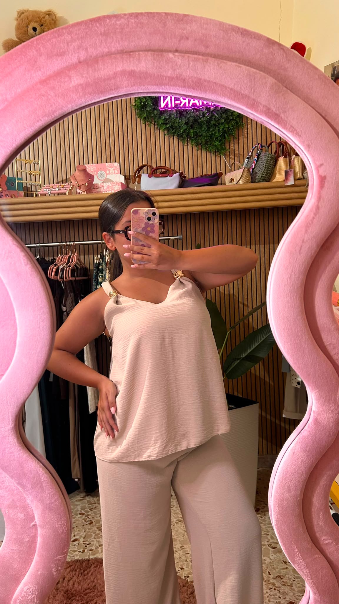 Set Nicole
